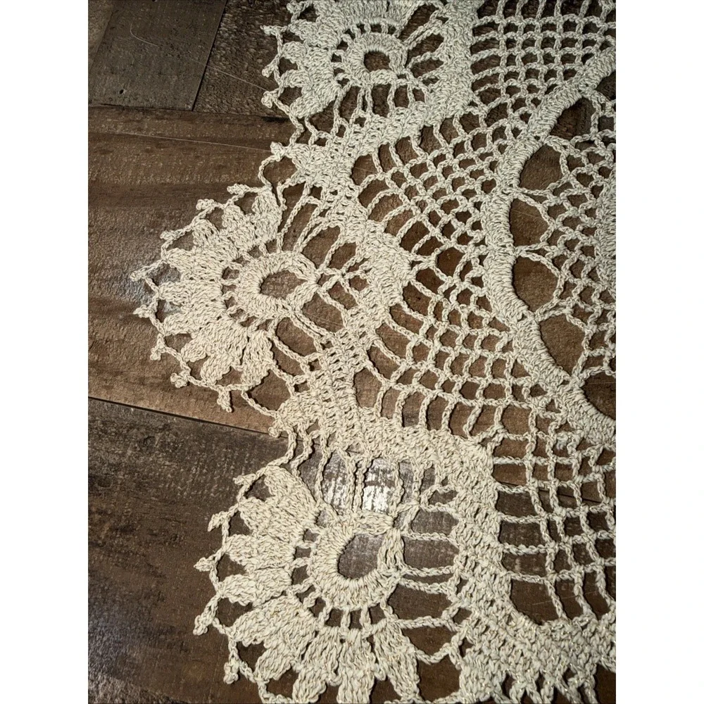 Vintage Handmade Crochet Doily Cream Cotton Lace Gold Round Table Topper Mat 19